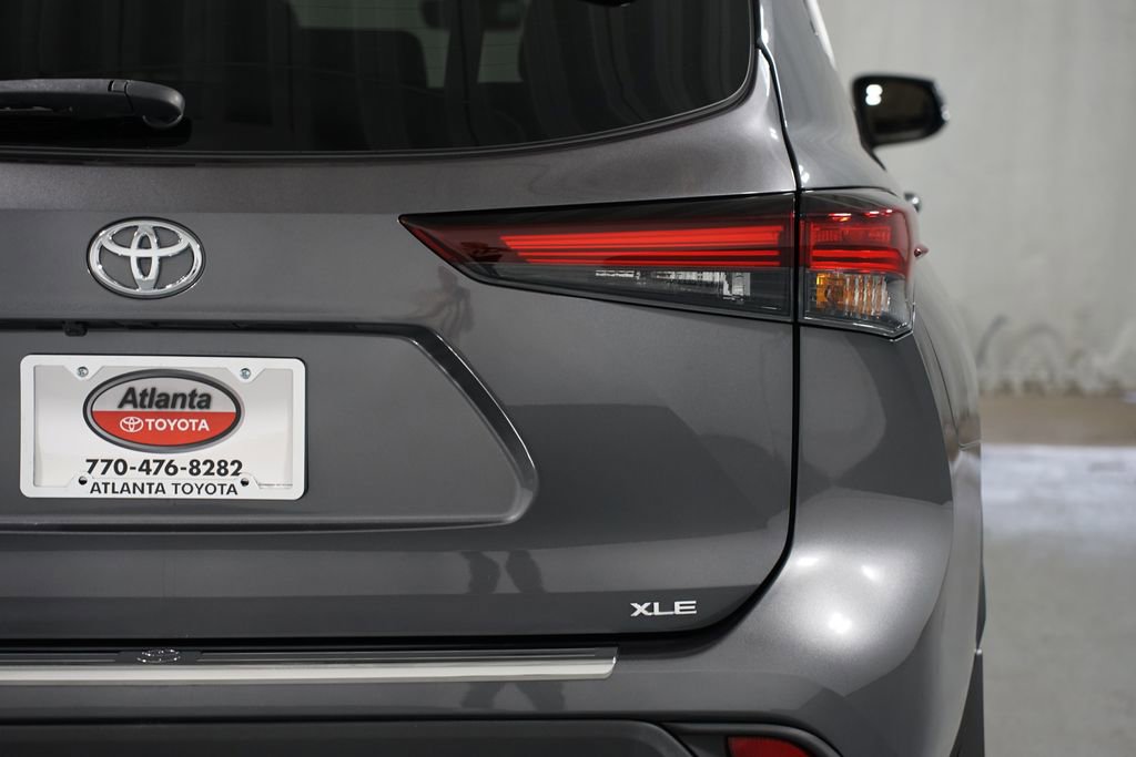 Certified 2024 Toyota Highlander XLE image 10