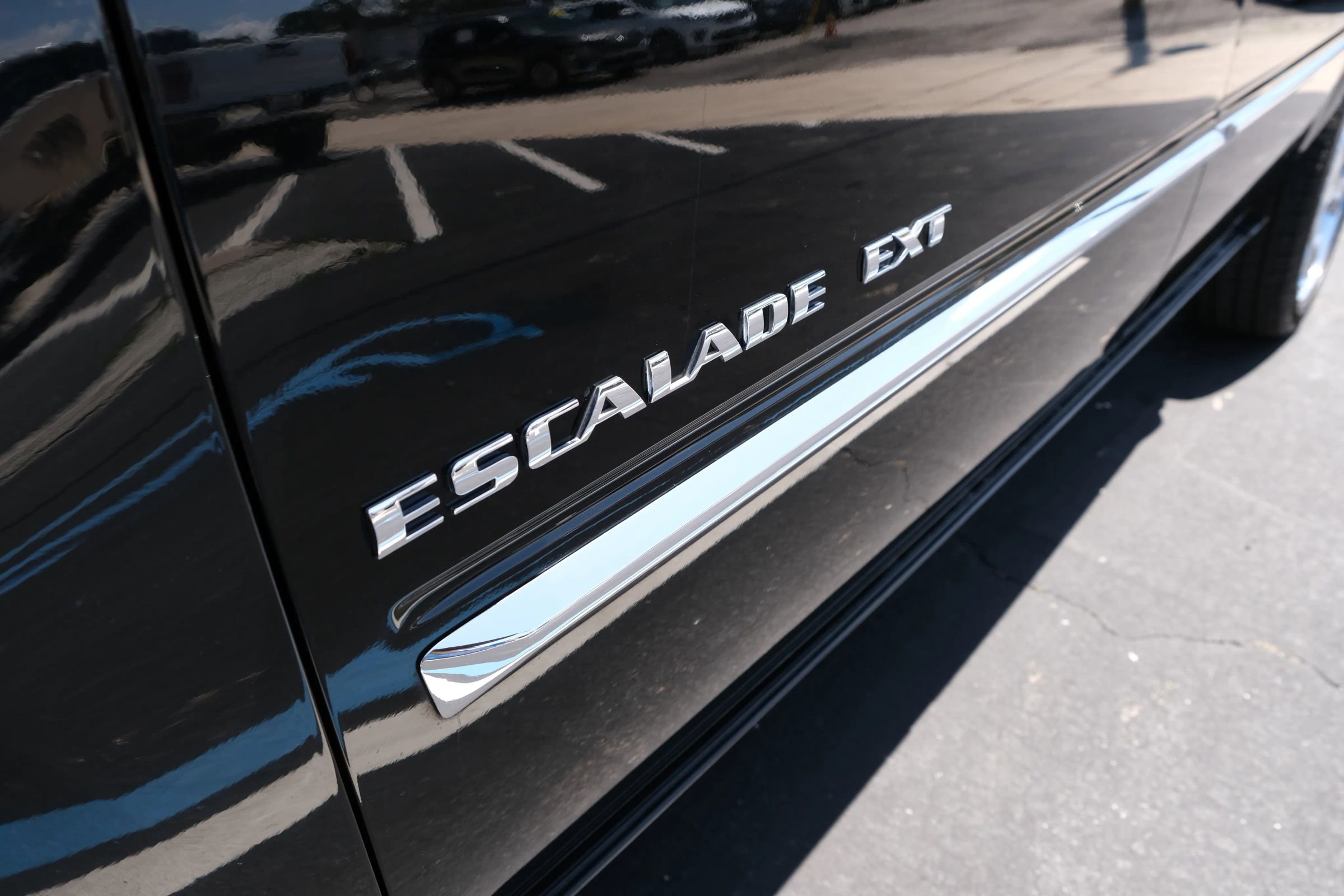 Used 2013 Cadillac Escalade EXT Premium image 13