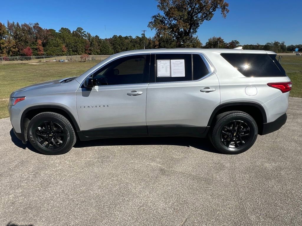 Used 2020 Chevrolet Traverse LS image 2