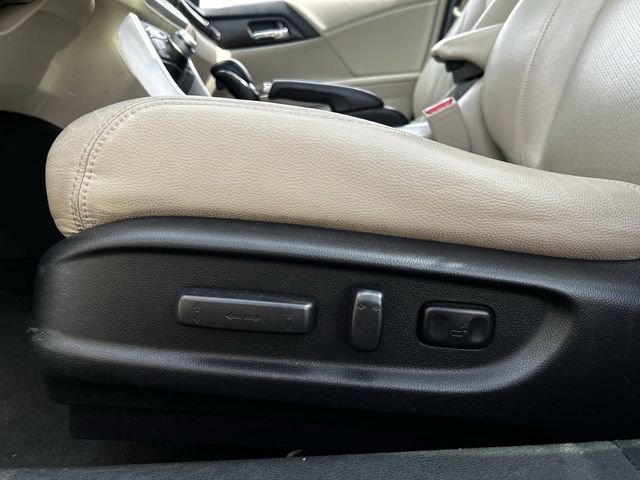 Used 2014 Honda Accord Touring image 29
