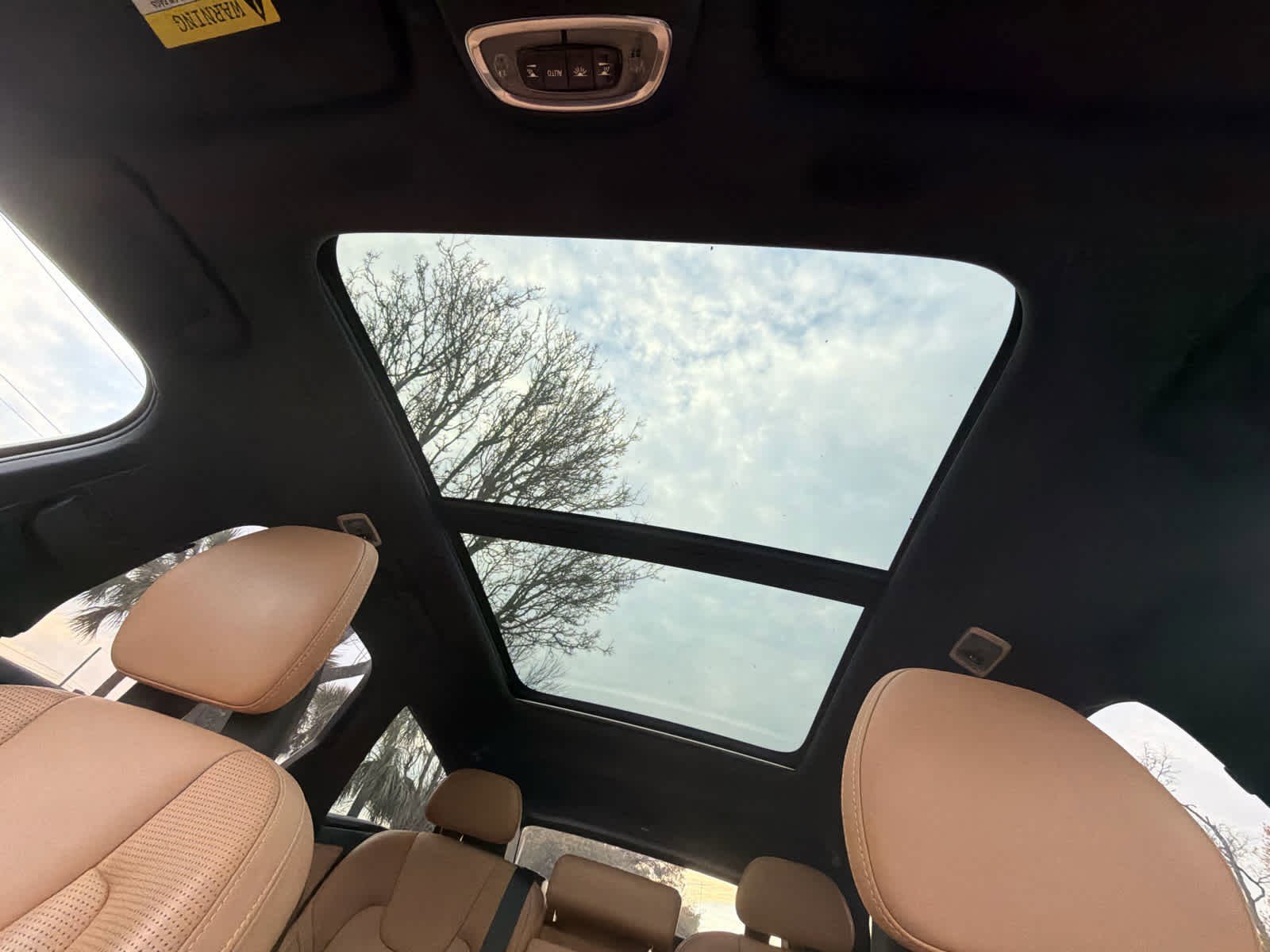 Used 2018 Volvo V90 T6 Cross Country w/ Convenience Package image 33