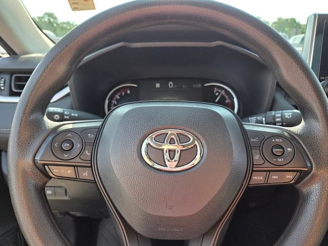 Used 2024 Toyota RAV4 XLE AWD/4WD image 22