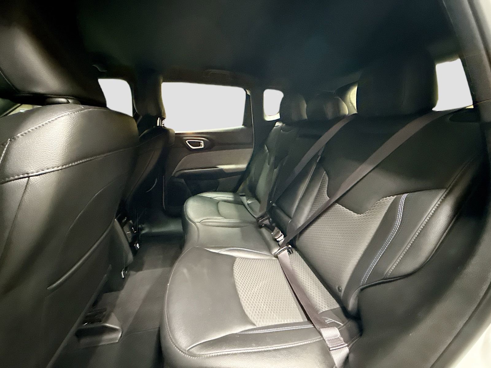 Used 2024 Jeep Compass Latitude image 24