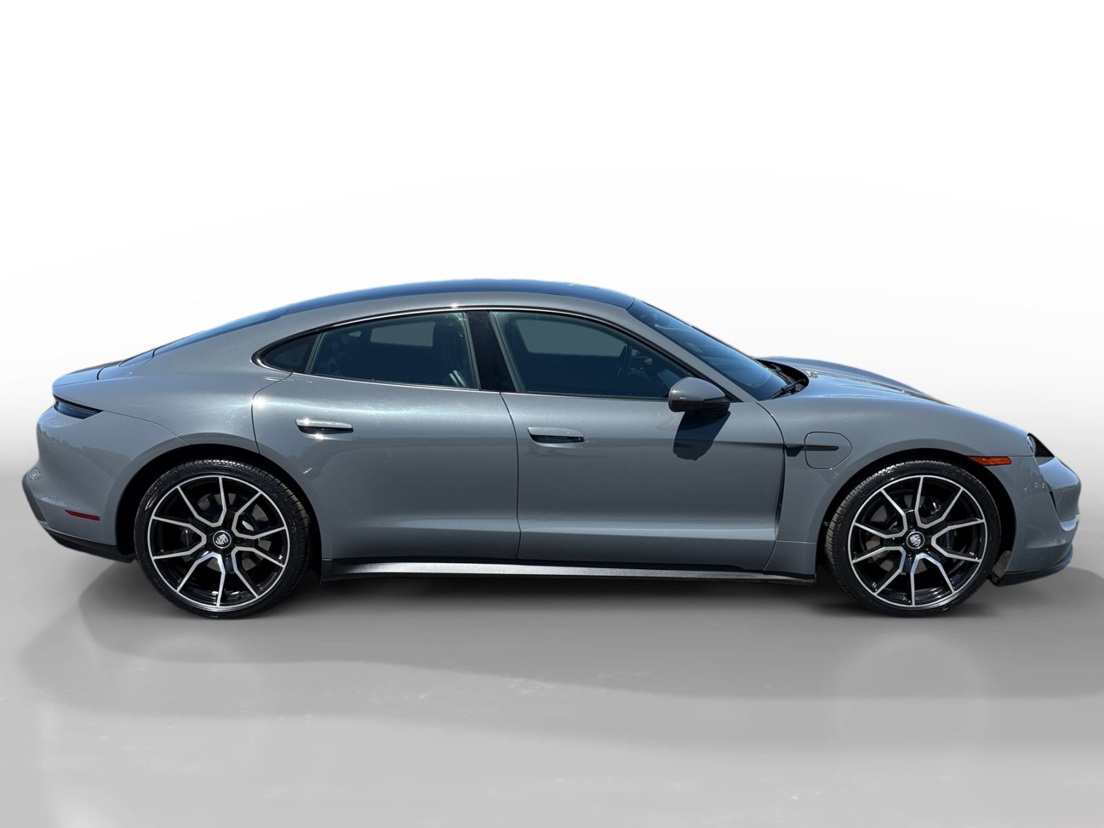 Used 2022 Porsche Taycan RWD image 6