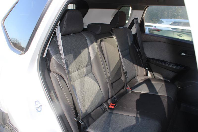Used 2022 Nissan Rogue SV AWD/4WD image 14