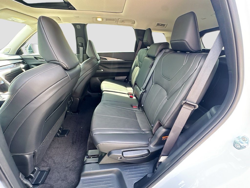 Used 2027 INFINITI QX60 Luxe w/ Cargo Package FWD image 27
