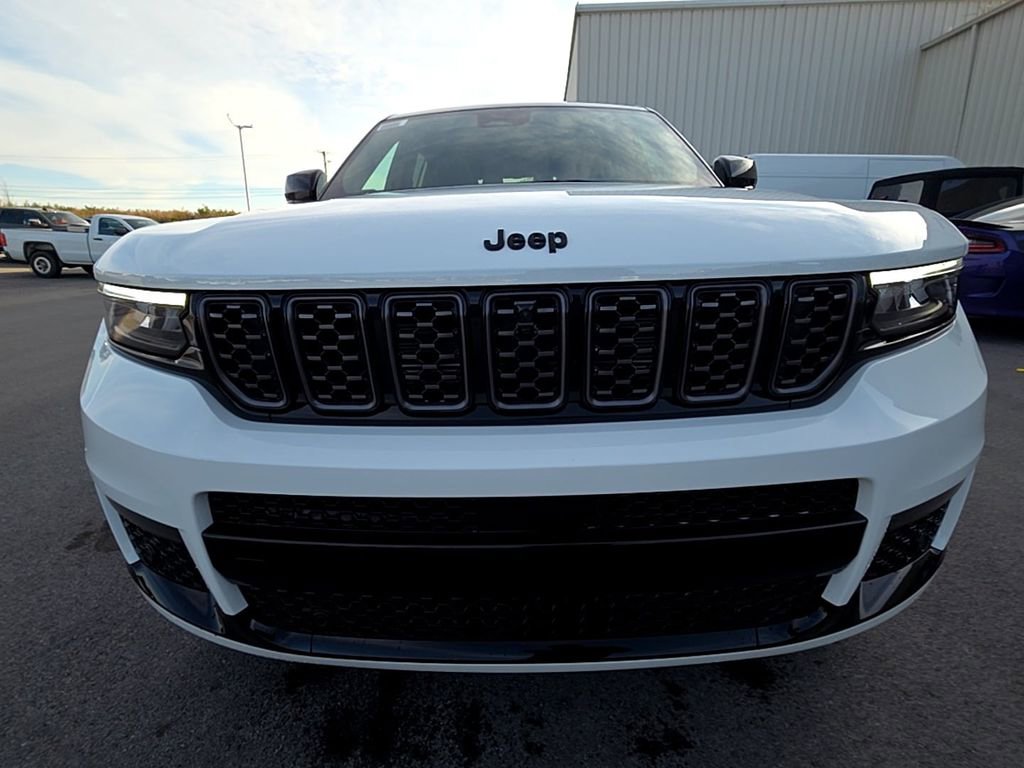 New 2025 Jeep Grand Cherokee L Summit image 2