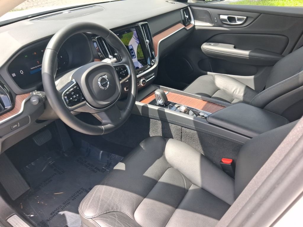 Used 2024 Volvo S60 B5 Plus AWD/4WD image 12