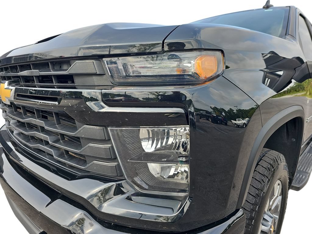 Used 2024 Chevrolet Silverado 2500 Custom w/ Custom Value Package AWD/4WD image 29