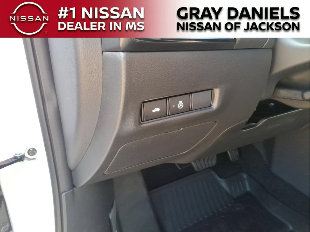 New 2027 Nissan Sentra SR w/ SR All Weather Package FWD image 12