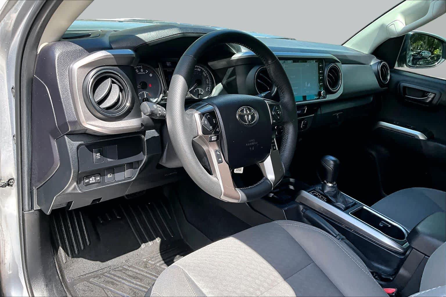 Used 2021 Toyota Tacoma SR5 RWD image 18