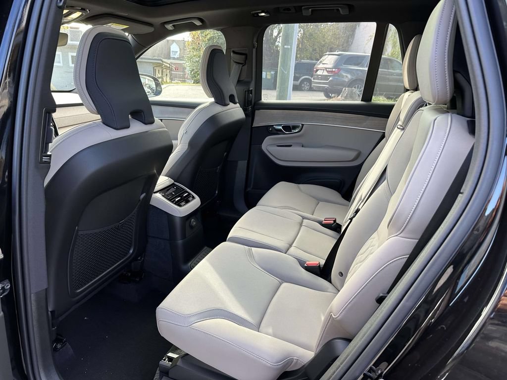 New 2026 Volvo XC90 T8 Plus w/ Protection Package Premier AWD/4WD image 14