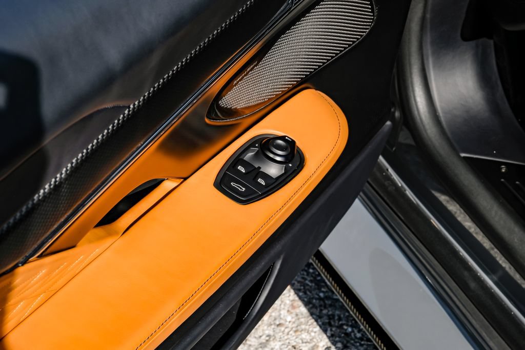 Used 2024 Aston Martin DB12 Coupe RWD image 45