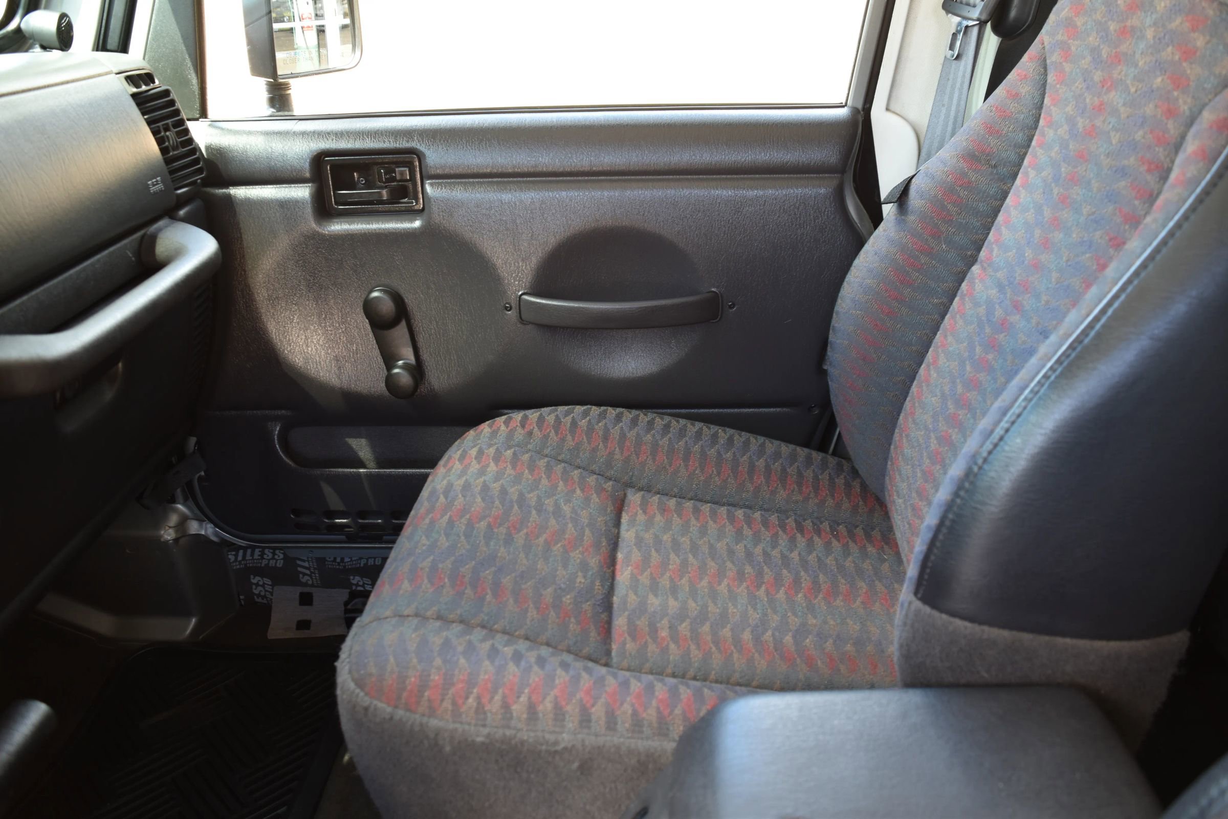 Used 2000 Jeep Wrangler Sport image 13