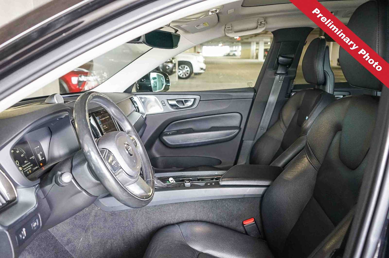Used 2018 Volvo XC60 T5 Momentum w/ Vision Package AWD/4WD image 13