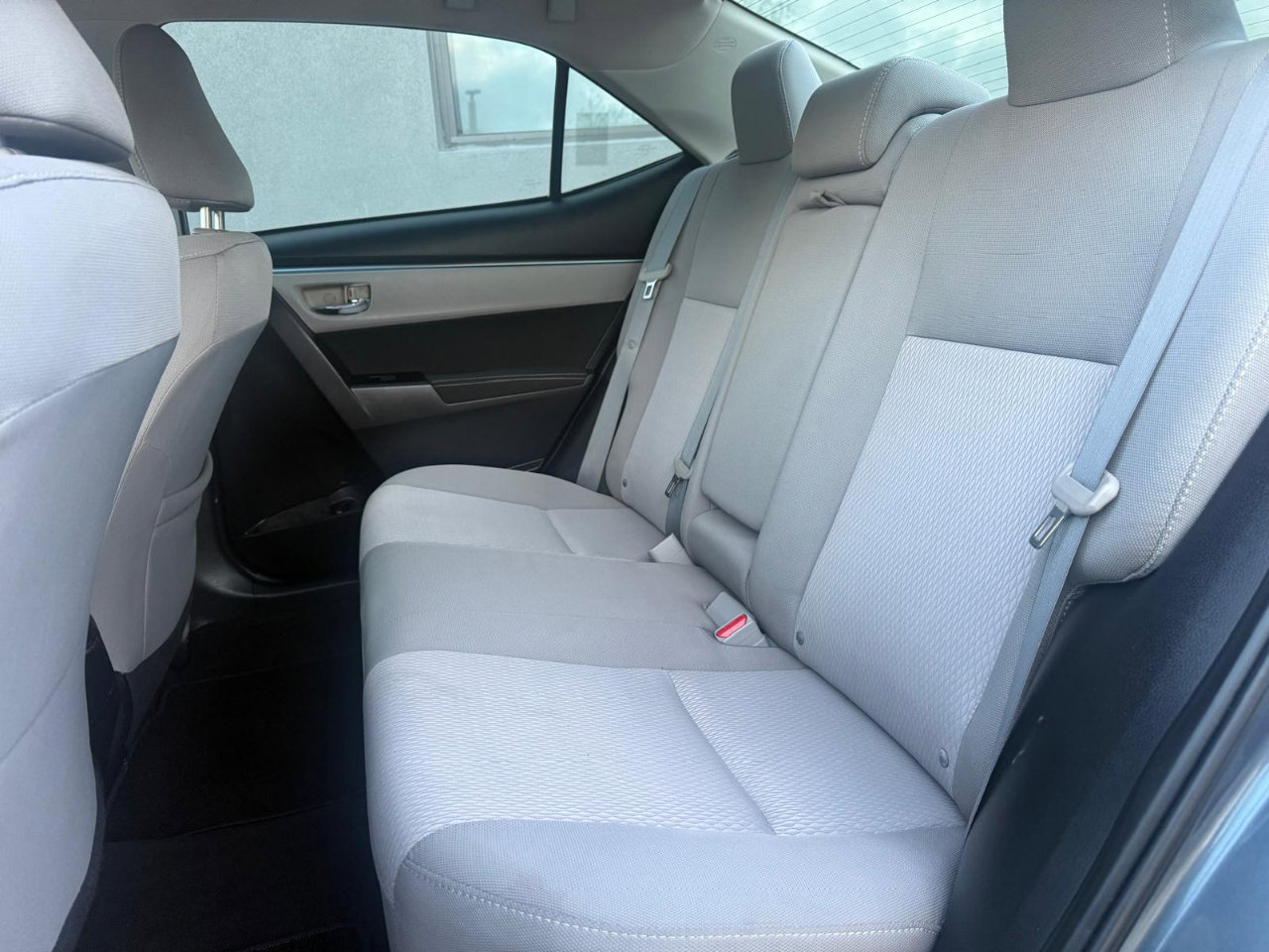 Used 2015 Toyota Corolla LE Premium image 11