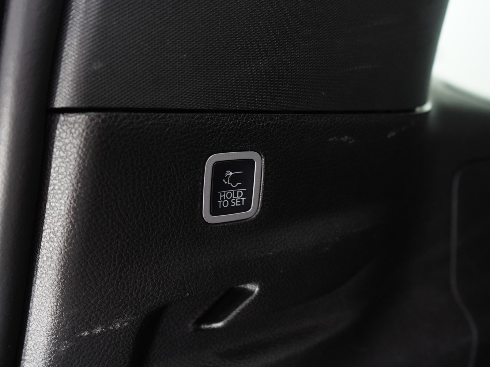 Used 2024 Jeep Grand Wagoneer L Series III image 12