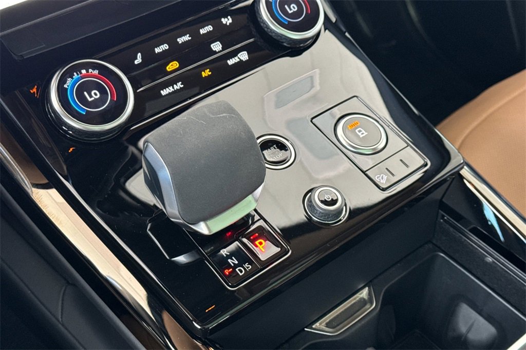 Used 2023 Land Rover Range Rover Sport SE image 26