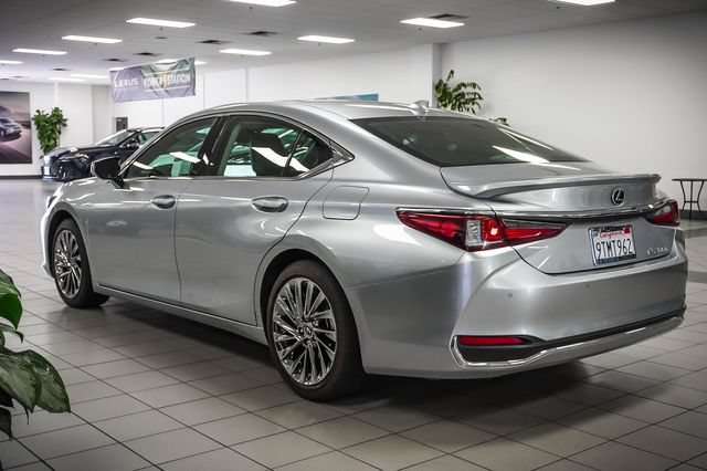 Certified 2025 Lexus ES 300h w/ Luxury Package FWD image 8