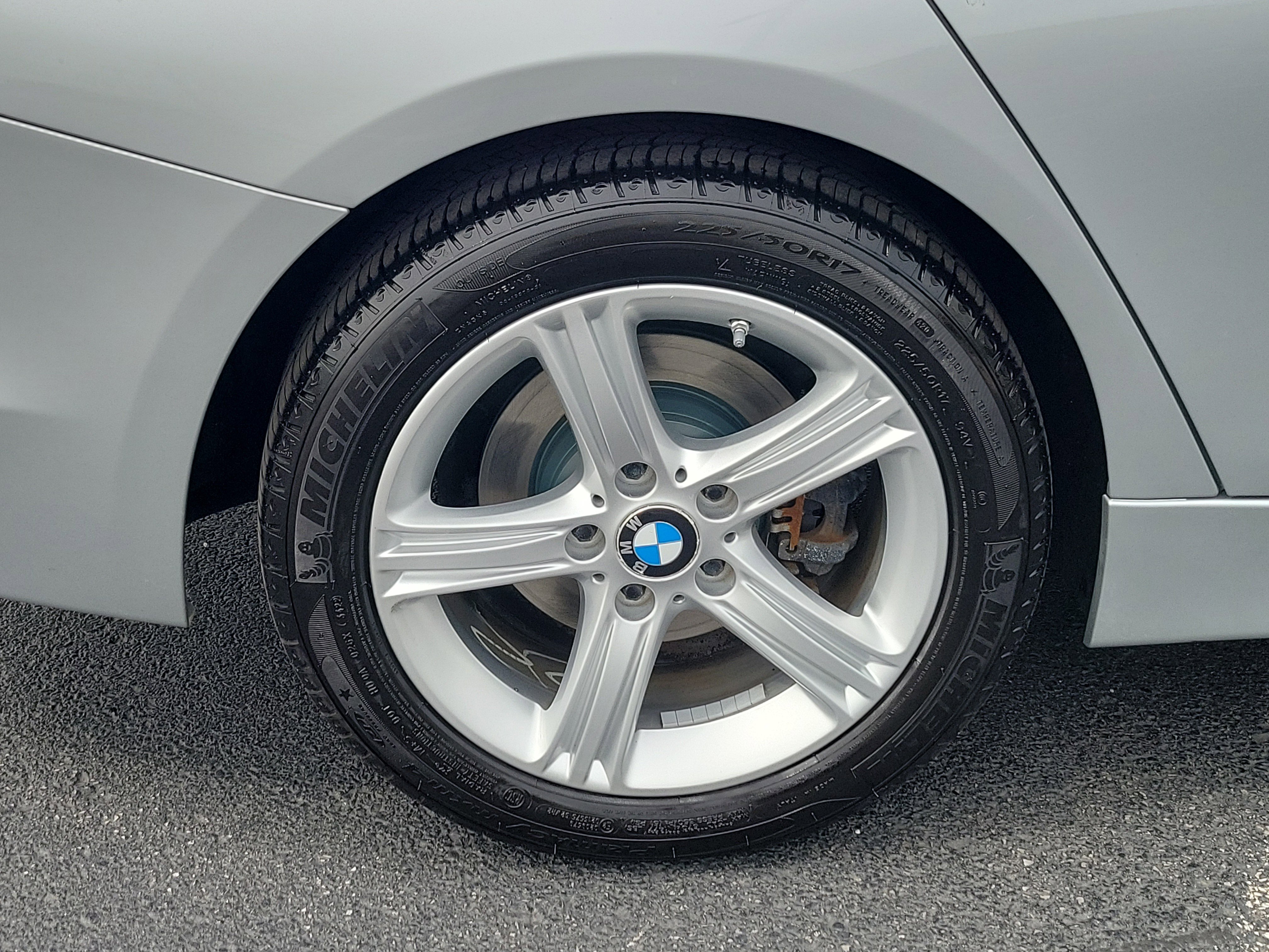 Used 2015 BMW 320i xDrive Sedan AWD/4WD image 6