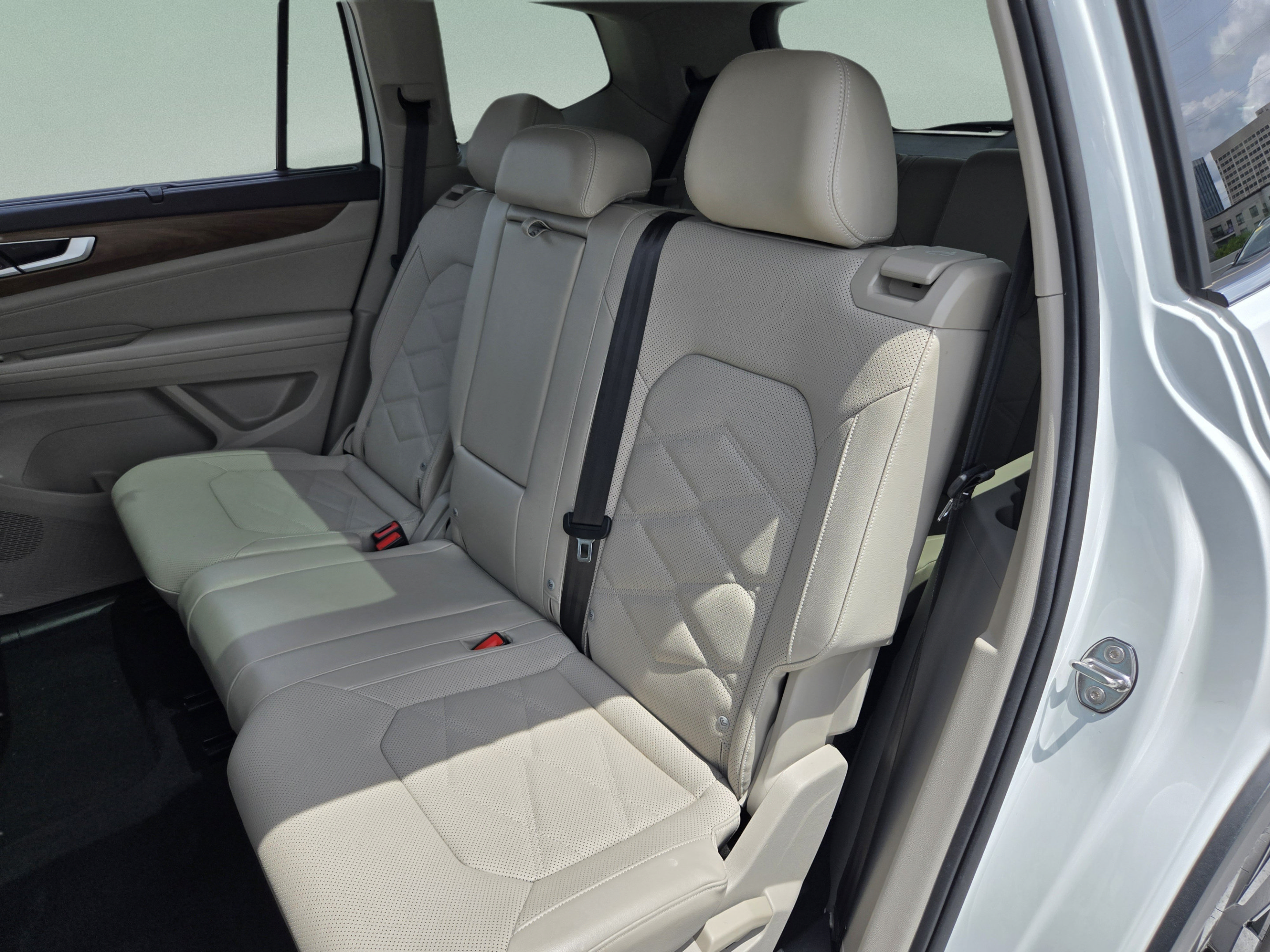 Used 2024 Volkswagen Atlas SE w/ Panoramic Sunroof Package AWD/4WD image 22