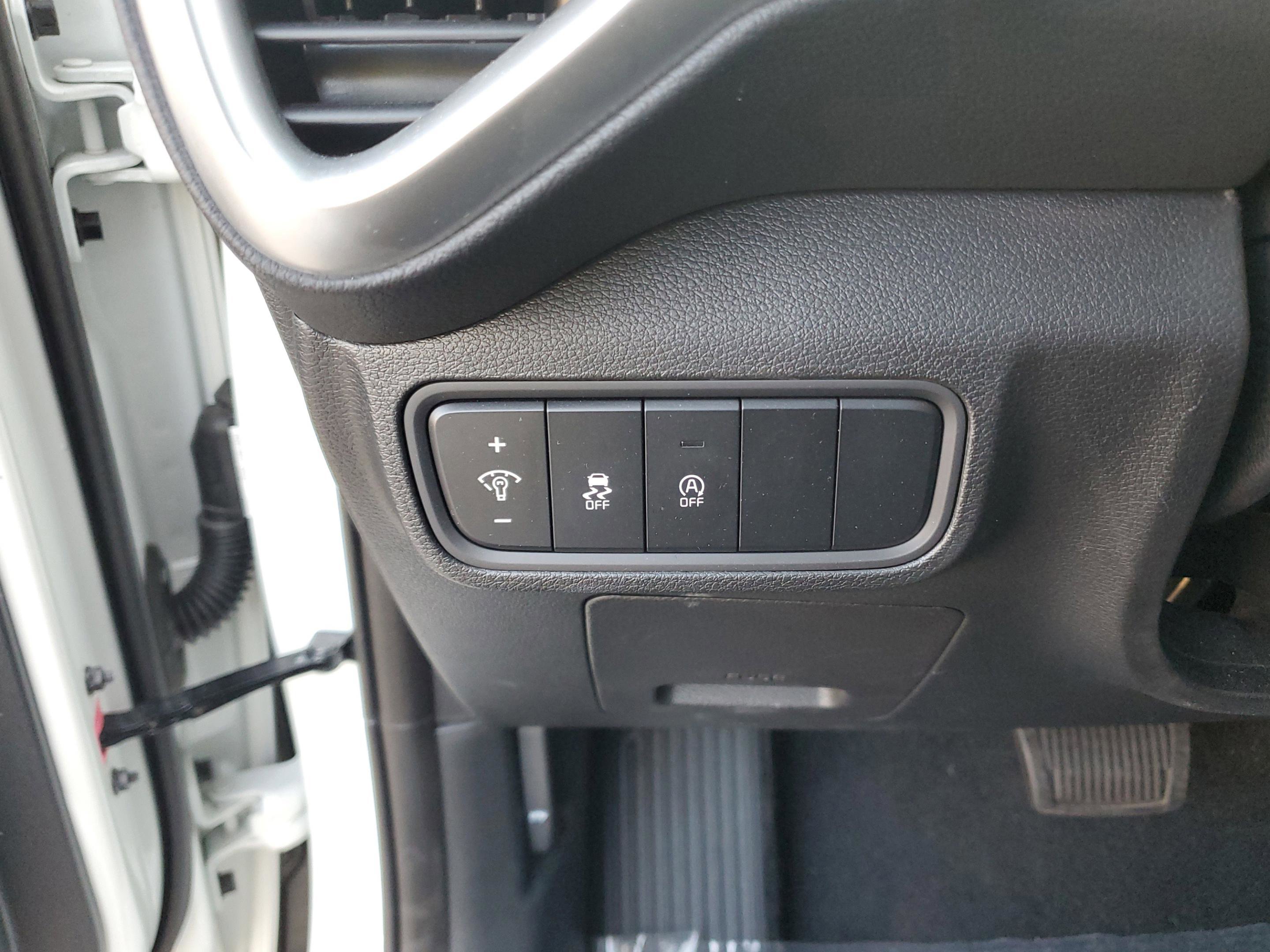 Certified 2025 Kia Soul LX w/ LX Technology Package image 26