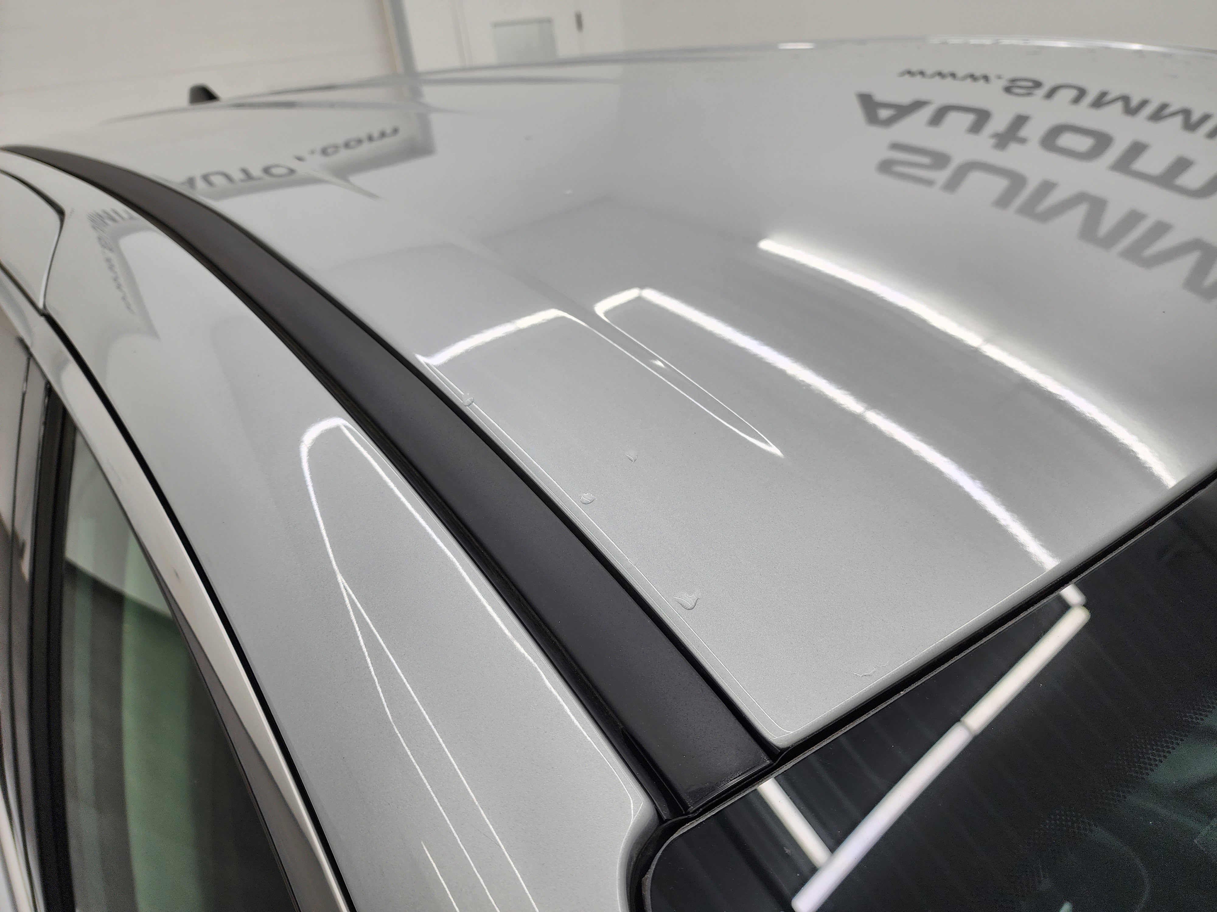 Used 2024 Chrysler Pacifica Touring-L image 4