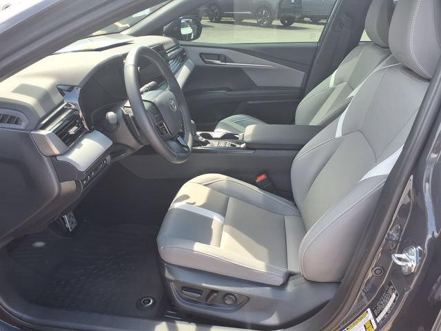 Used 2025 Toyota Camry SE w/ Multimedia Upgrade Package FWD image 3