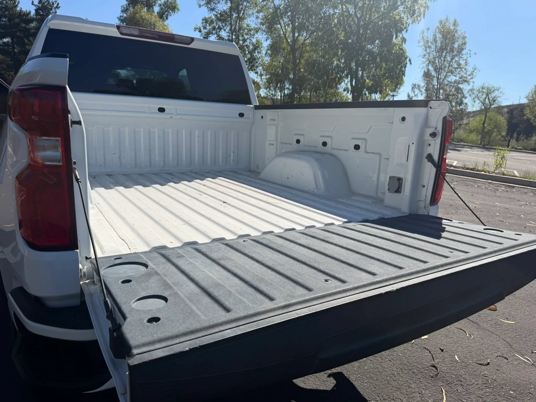 Used 2022 Chevrolet Silverado 1500 Custom w/ Safety Confidence Package RWD image 17