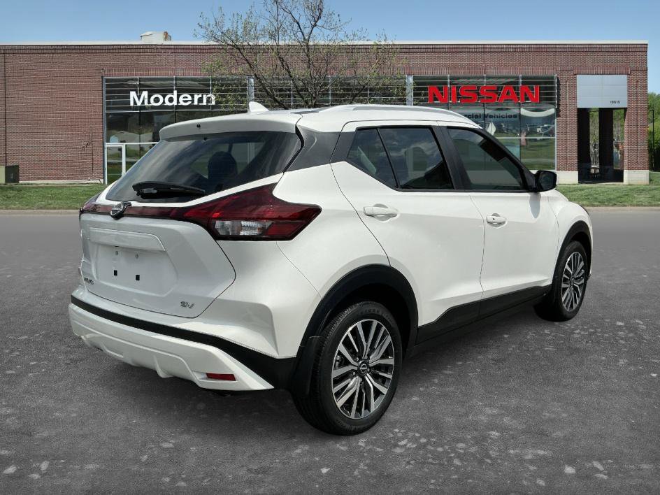 Certified 2023 Nissan Kicks SV FWD image 4