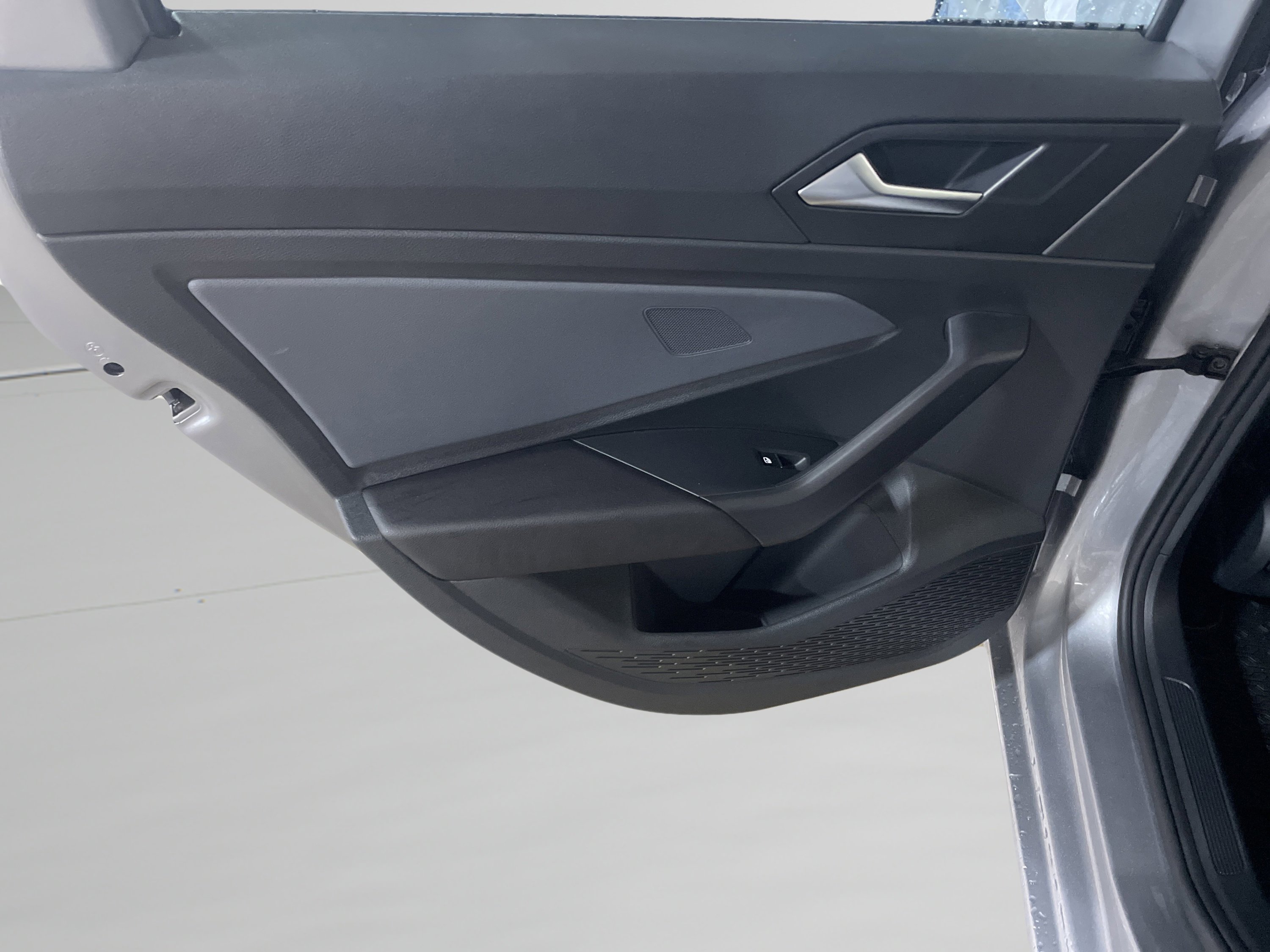 Used 2025 Volkswagen Jetta SE image 10