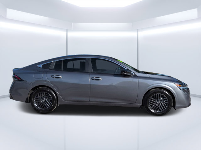 Used 2026 Nissan Sentra SV w/ SV Convenience Package FWD image 2