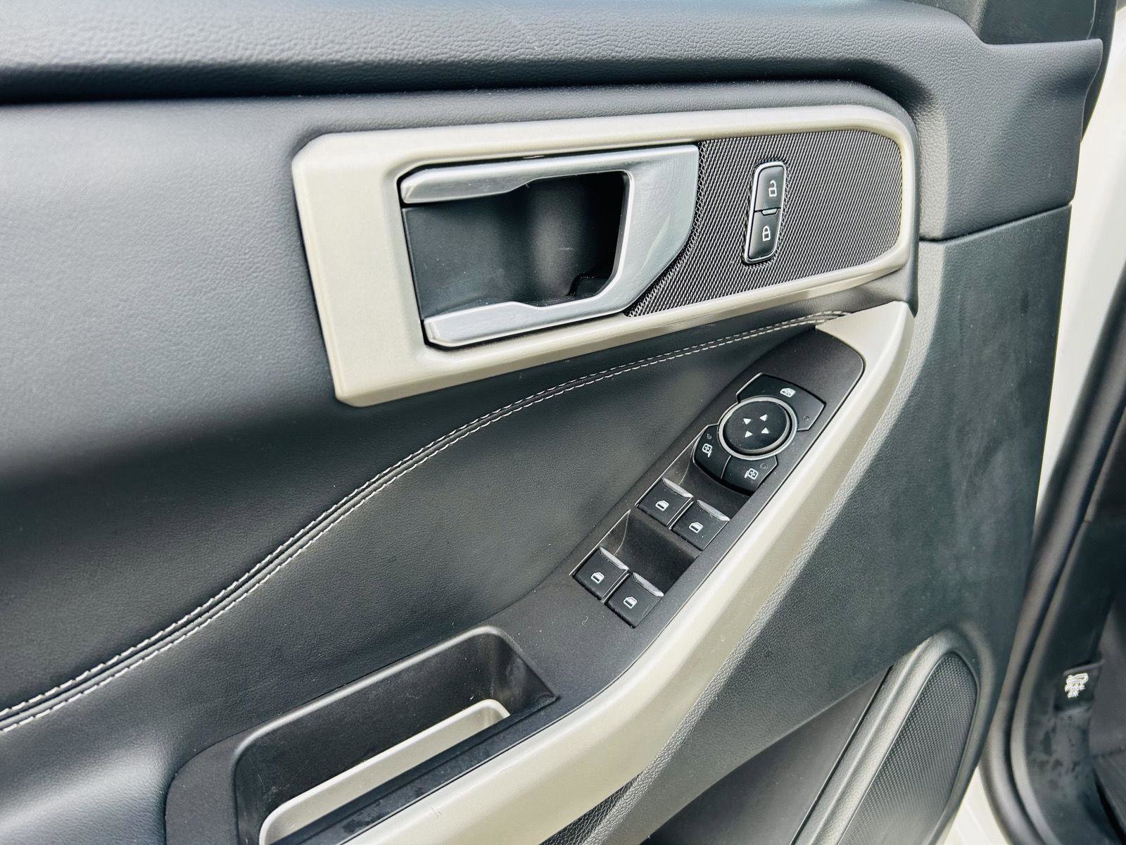 Used 2023 Ford Explorer XLT w/ Equipment Group 202A image 15