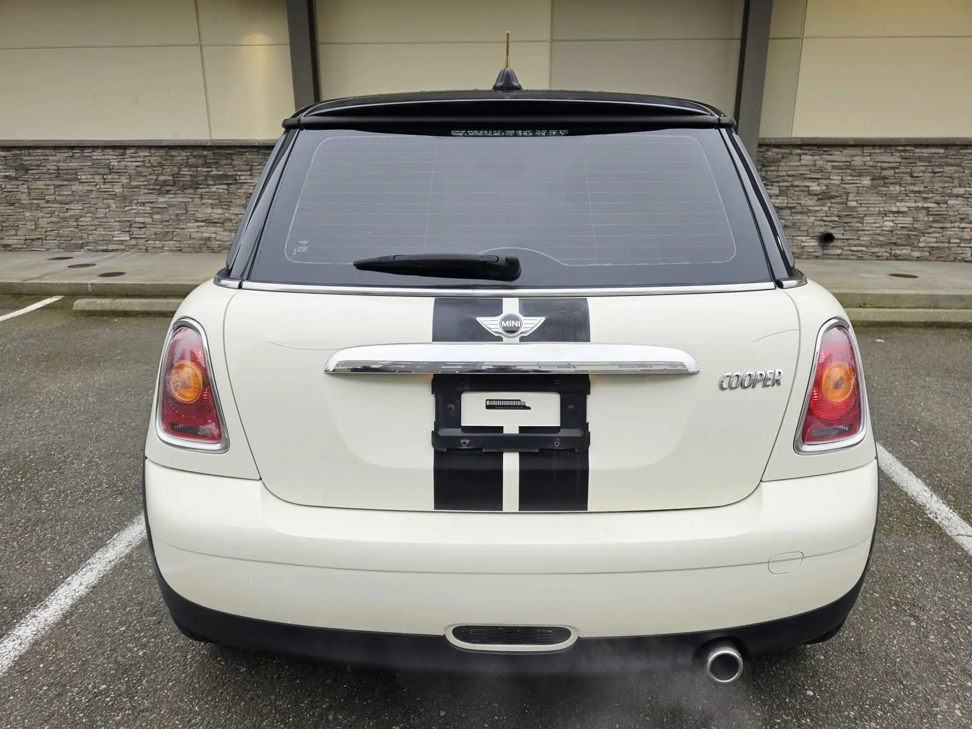 Used 2010 MINI Cooper Hardtop FWD image 4