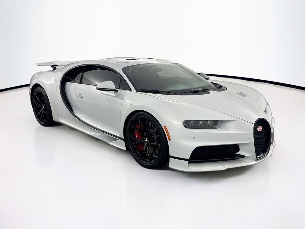 Used 2019 Bugatti Chiron image 3