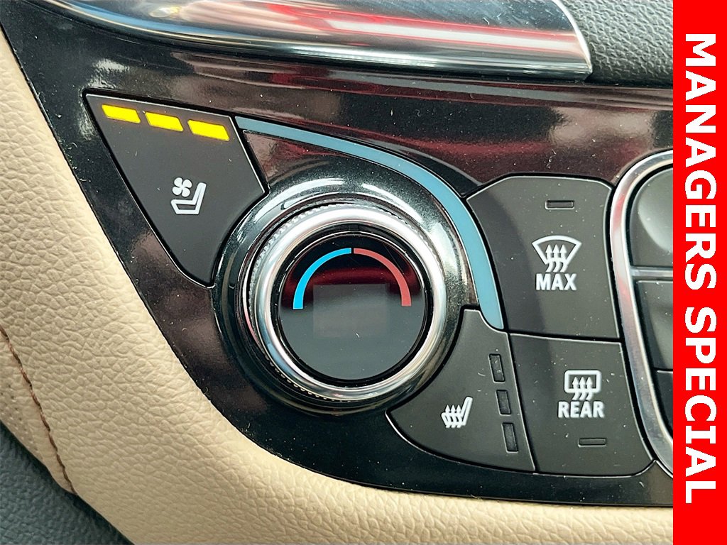 Used 2024 Chevrolet Equinox Premier image 21