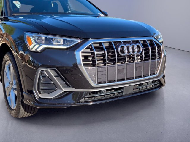 Used 2024 Audi Q3 2.0T Premium w/ Convenience Package AWD/4WD image 9
