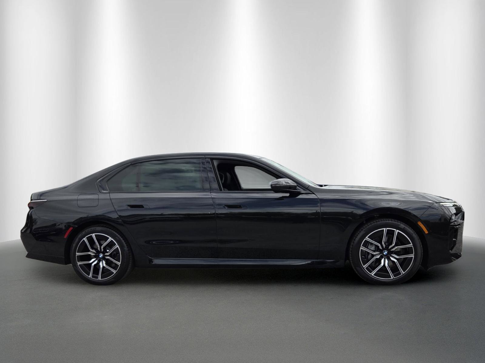 New 2026 BMW 740i xDrive AWD/4WD image 8