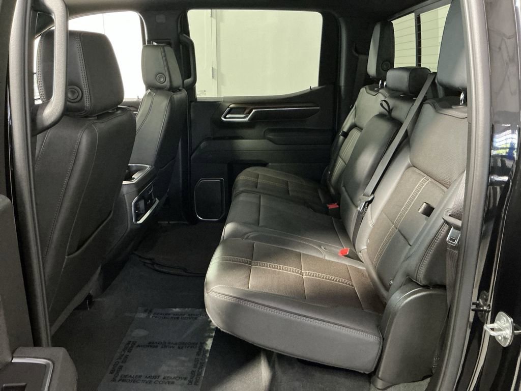 Used 2025 Chevrolet Silverado 1500 High Country AWD/4WD image 25