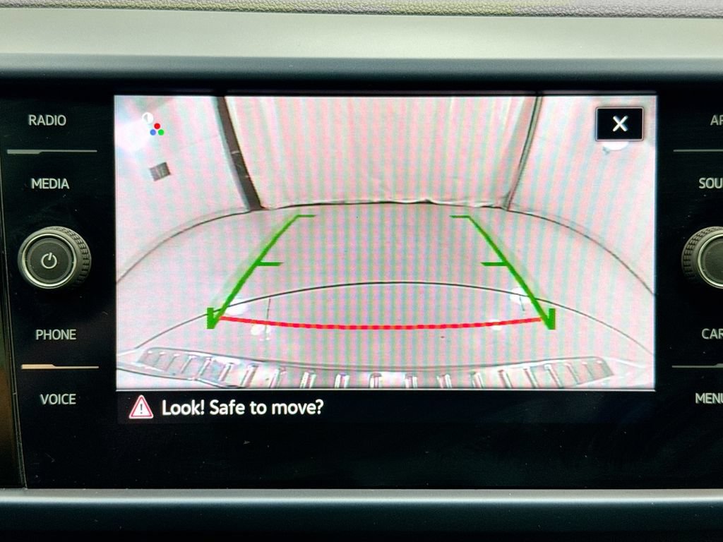 Used 2022 Volkswagen Taos SE FWD image 14
