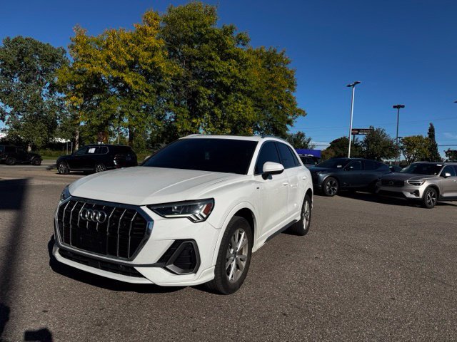 Used 2023 Audi Q3 2.0T Premium AWD/4WD image 1