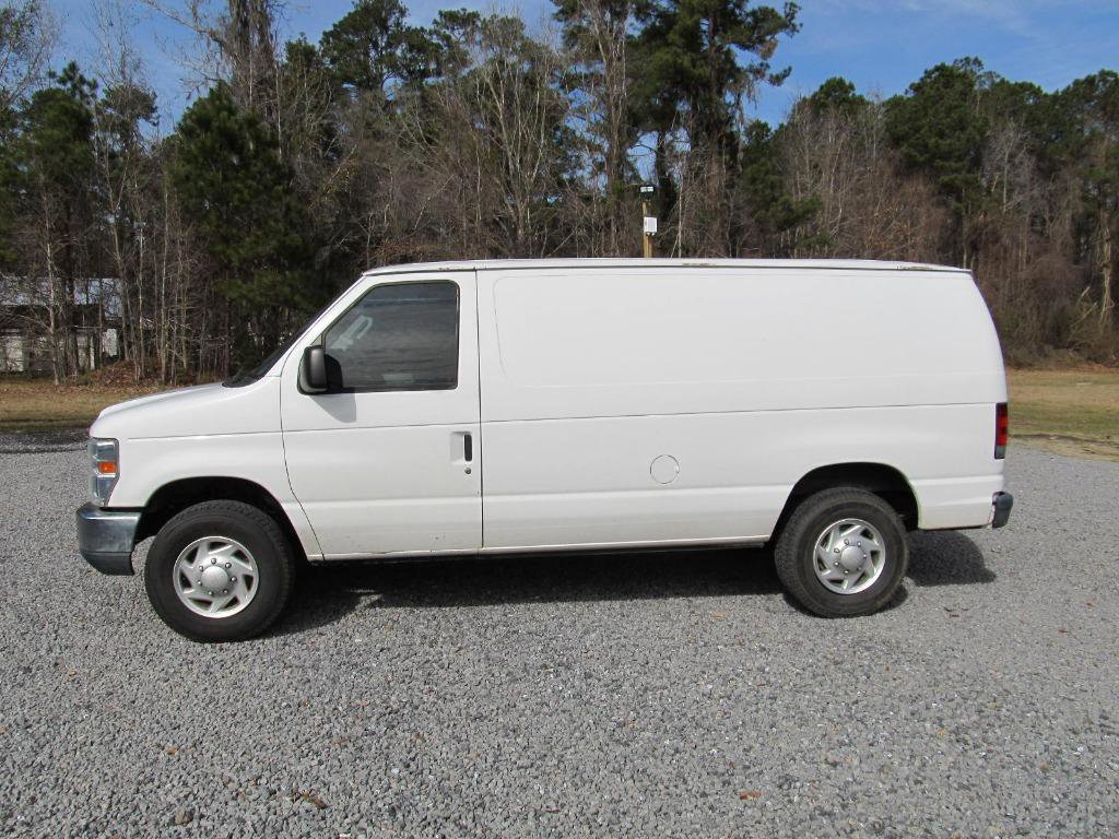 Used 2014 Ford E-250 and Econoline 250 w/ Power Group image 3