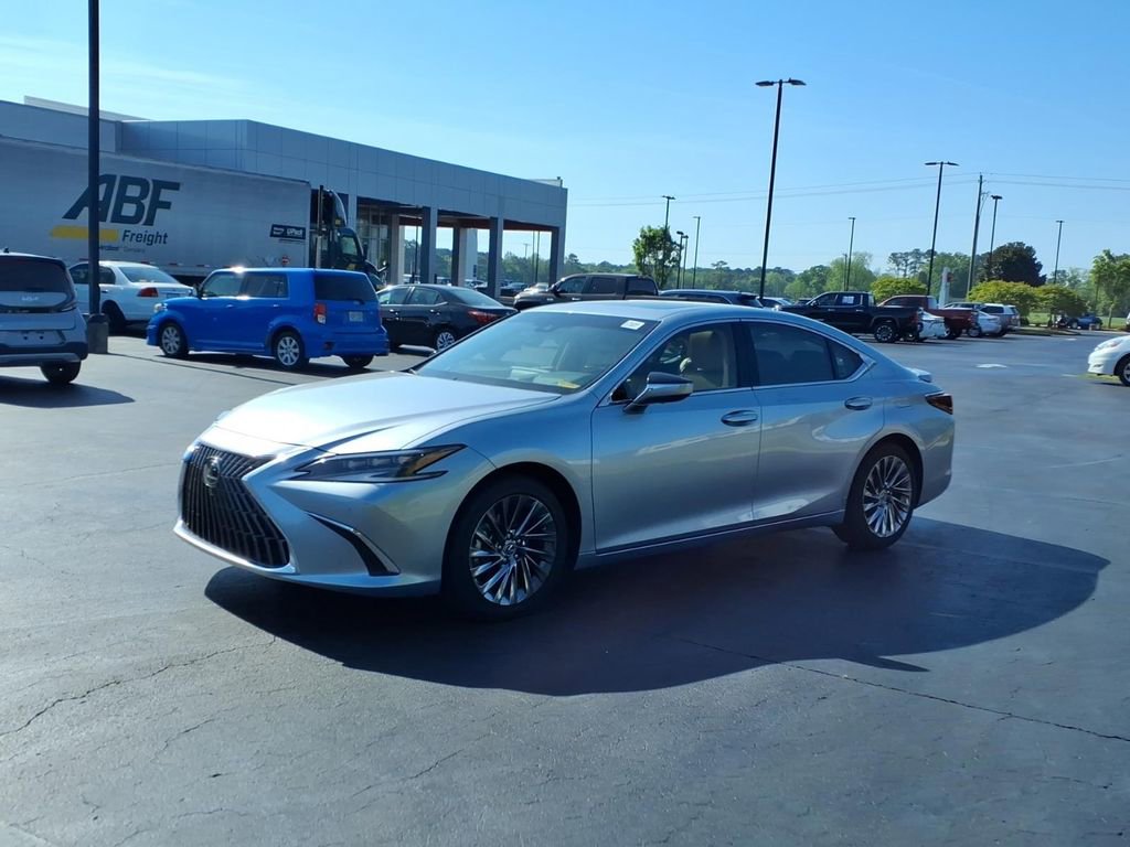 Used 2025 Lexus ES 300h Ultra Luxury w/ Accessory Package (Z2) image 7