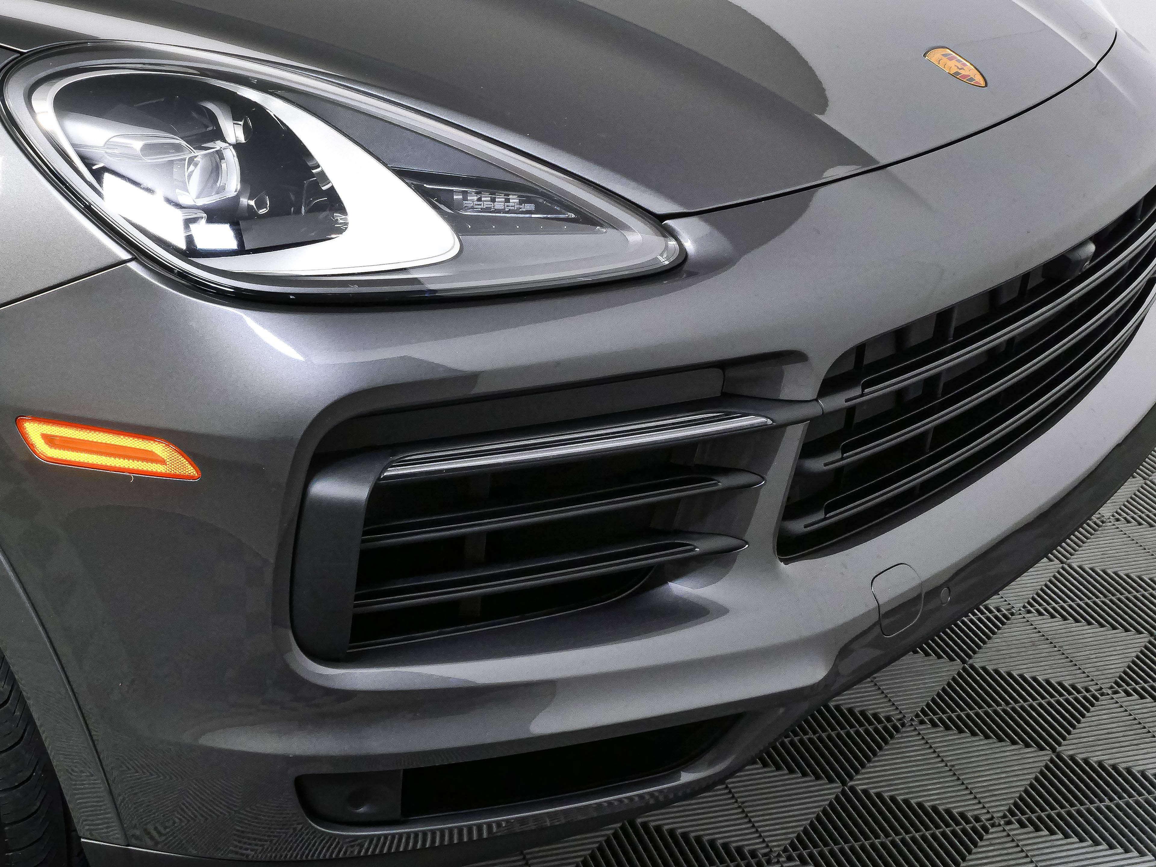 Certified 2022 Porsche Cayenne Coupe AWD/4WD image 39