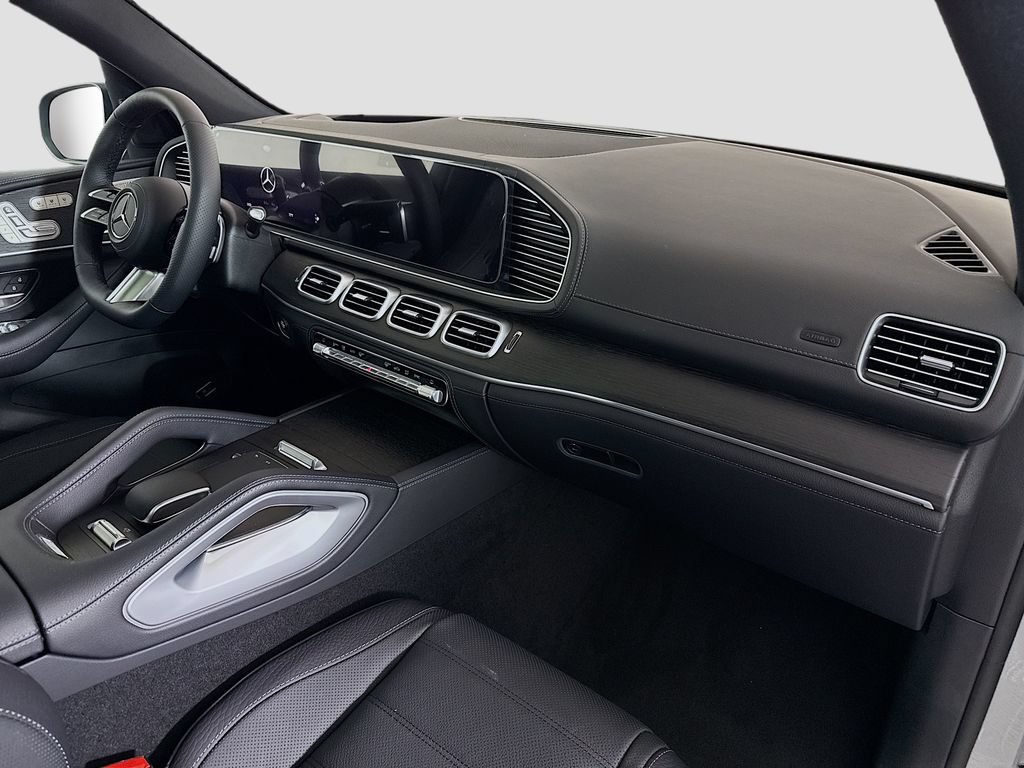 New 2026 Mercedes-Benz GLS 580 4MATIC image 32