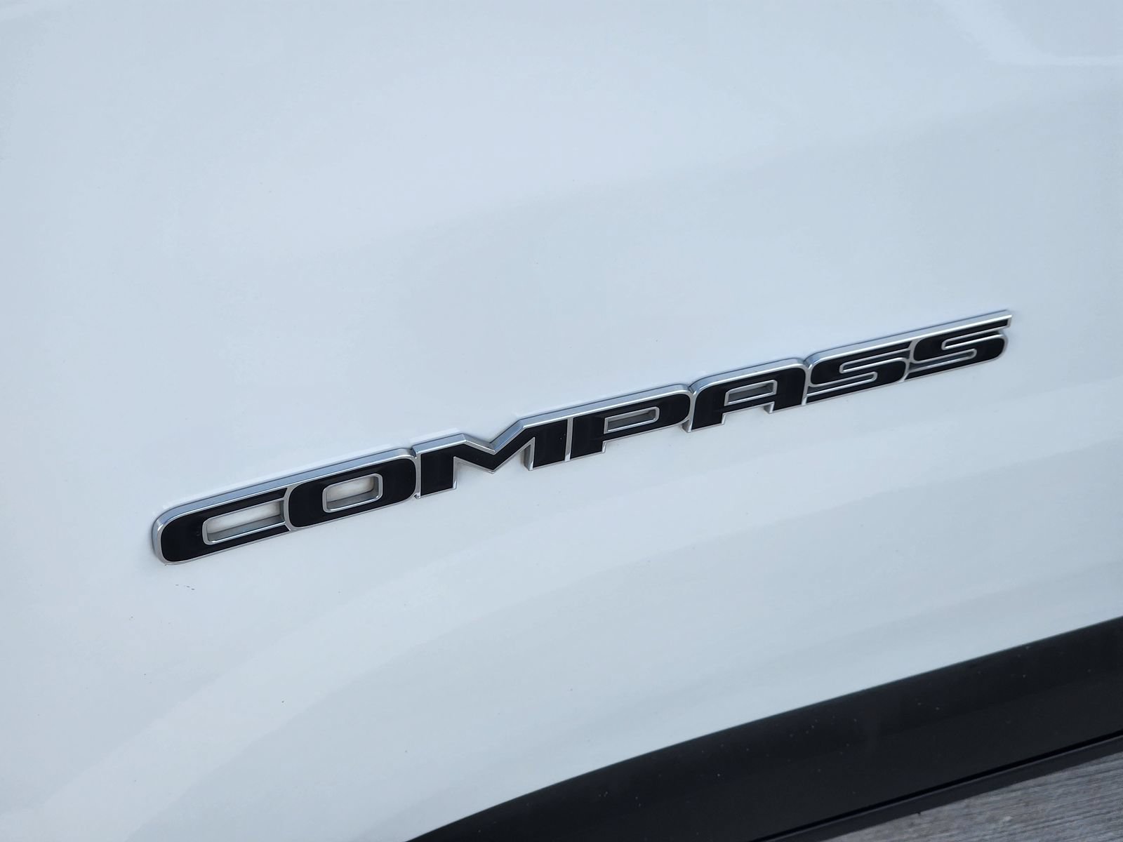 Used 2024 Jeep Compass Latitude AWD/4WD image 13