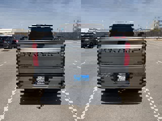 Used 2025 Chevrolet Silverado 1500 Custom image 4