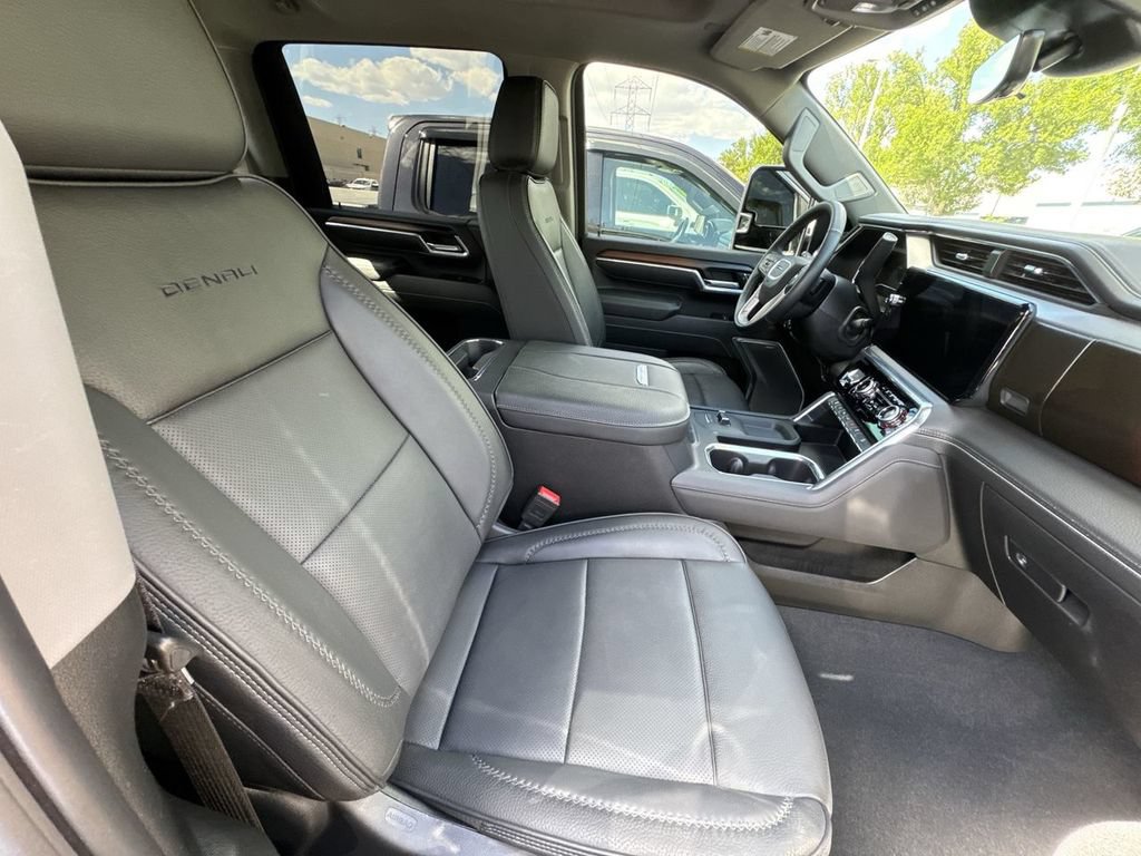 Certified 2025 GMC Sierra 3500 Denali w/ Denali Reserve Package AWD/4WD image 30