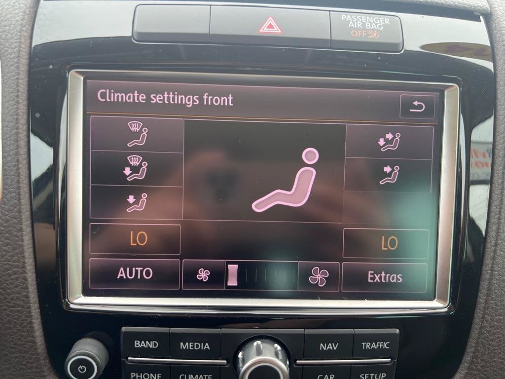 Used 2014 Volkswagen Touareg VR6 AWD/4WD image 29