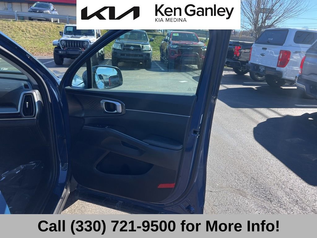 Certified 2025 Kia Sorento S image 59